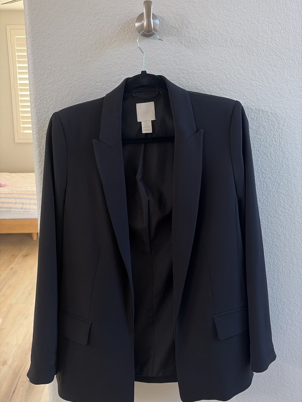 H&M Black Oversized Blazer – Size US 4